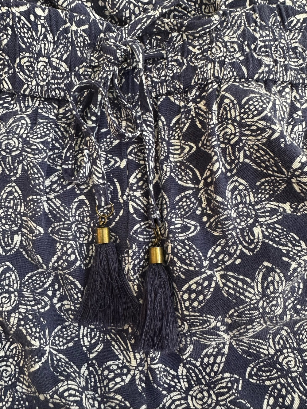 HATLEY Pant Blue White Floral Elasticized Waist Tassels Pockets Like New Sz M - Picture 5 of 8